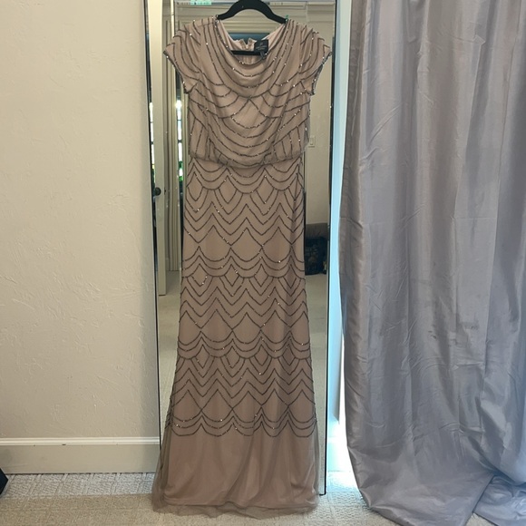 ADRIANNA PAPELL / SIZE 4 / no flaws - Picture 1 of 8